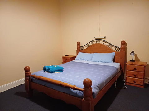 PETERBOROUGH HOTEL - Accommodation VIC 3