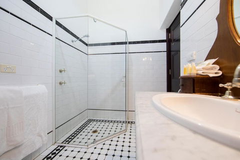 Petersons Armidale Winery And Guesthouse - Accommodation VIC 3
