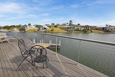 Pier 37 - Accommodation VIC 2