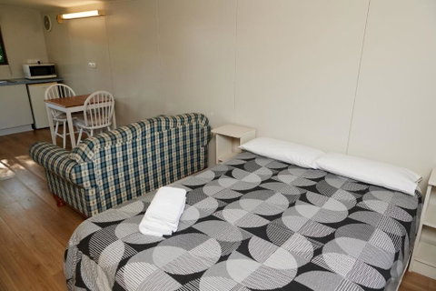 Pine Country Caravan Park - Accommodation VIC 2
