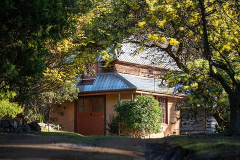 Poets Ode Featuring The Donkey Shed Theatre - Accommodation VIC 0
