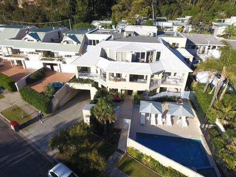 Poolside At Iluka Resort Apartments - Accommodation VIC 3