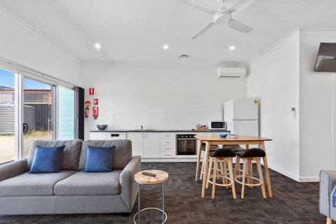 Port Lincoln Shark Apartment 5 - Accommodation VIC 1