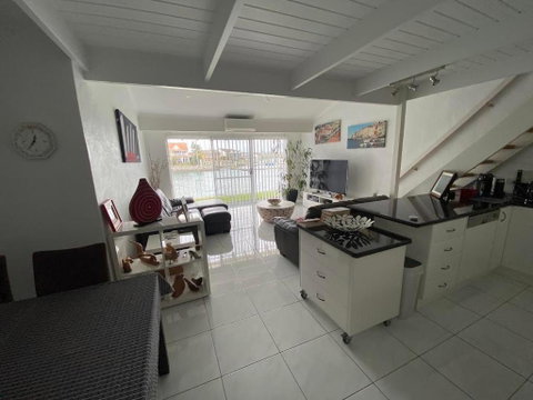 Port Lincoln Marina Waterfront Apartment - Accommodation VIC 3