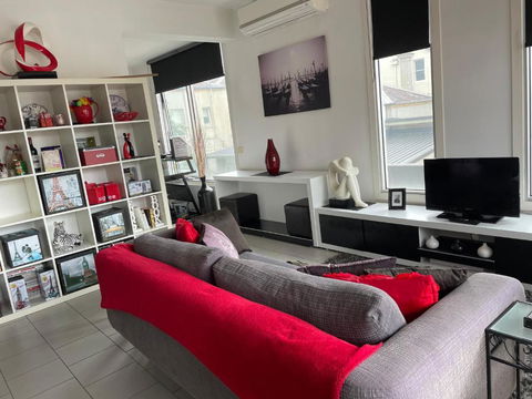 Radiance - Chic Fitzroy Street Apartment - Accommodation VIC 0