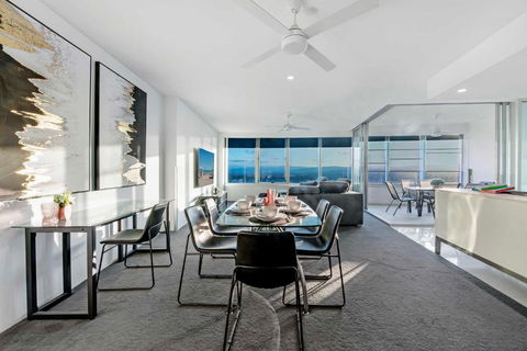 Q Tower Apartments In Surfers Paradise - From Level 3 - Self Contained & Privately Managed - Wow Stay - Accommodation VIC 1