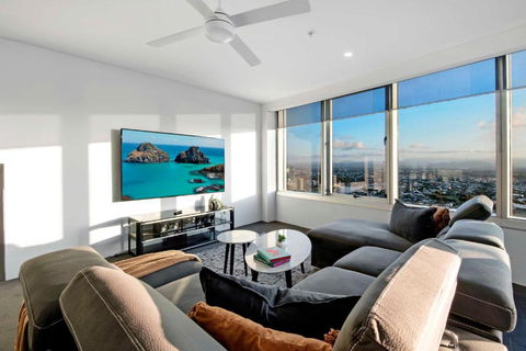 Q Tower Apartments In Surfers Paradise - From Level 3 - Self Contained & Privately Managed - Wow Stay - Accommodation VIC 2