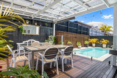 Premium 4-Bed Coastal Escape With BBQ And Pool - Accommodation VIC 0