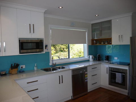 Prime Location - Totally Refurbished - Accommodation VIC 2