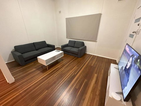 Private 1 Bedroom Apartment With Fenced Yard - Accommodation VIC 3
