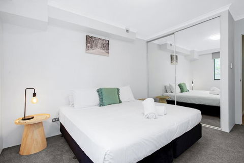 Pyrmont 2 Bed Apartment - Prime Location W Parking - Accommodation VIC 3
