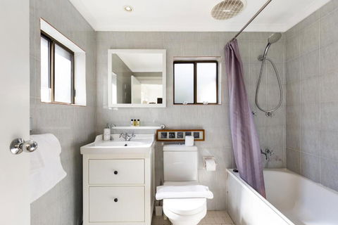 Pyrmont Self-Contained Terrace House (64 BUL) - Accommodation VIC 3
