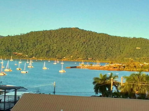 QCWA Cheerful Cottage - Airlie Beach - Accommodation VIC 0
