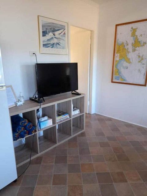 QCWA Cheerful Cottage - Airlie Beach - Accommodation VIC 1