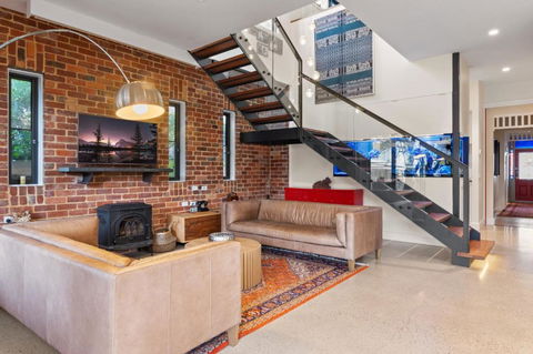 Quaint 4-Bed With Backyard 5-Min To The Beach - Accommodation VIC 0