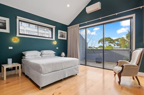 Quaint 4-Bed With Backyard 5-Min To The Beach - Accommodation VIC 1