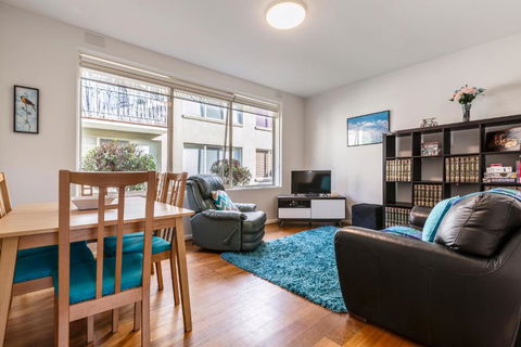 Quaint & Homey Ripponlea Flat - Accommodation VIC 0