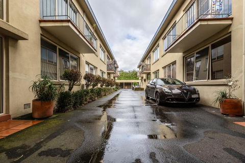 Quaint & Homey Ripponlea Flat - Accommodation VIC 1