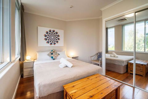 Quaint Auchenflower 1B1B Apt W Parking Close To UQ - Accommodation VIC 3