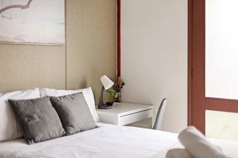 Quaint Double Room - Private Spot At Milperra - Shared Bathroom - Accommodation VIC 1