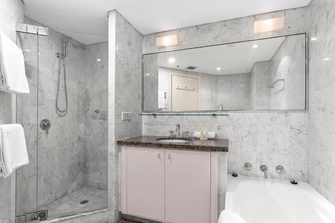 Quay West 2302 Self-Catering - Accommodation VIC 2