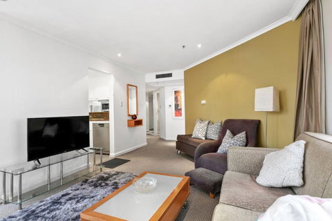 Quay West 2302 Self-Catering - Accommodation VIC 3