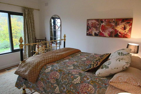 Queen On Randle - Accommodation VIC 3