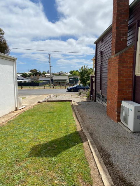 R&R Blue Diamond Luxury Studio Maryborough, Vic - Accommodation VIC 3