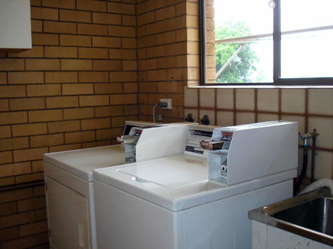 Raceview Motor Inn - Accommodation VIC 3