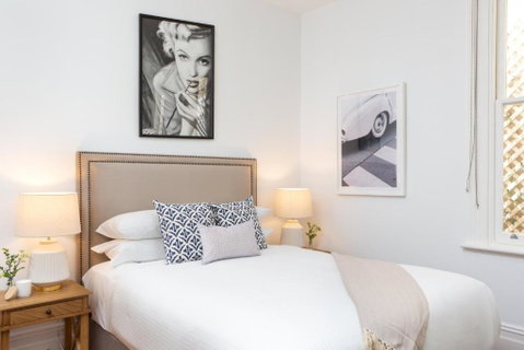 Ravenscourt S Studio Apartment Close To Everything - Accommodation VIC 3