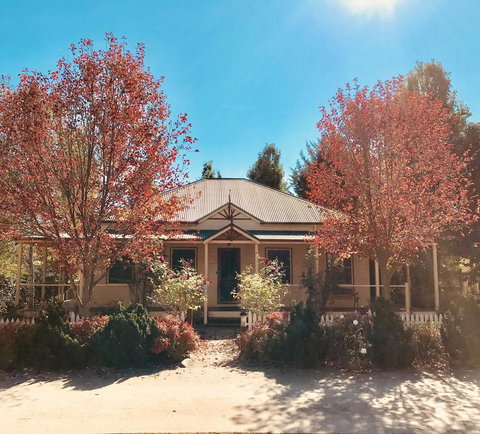 Autumn Beauty - Cottage 3 - Accommodation VIC 1