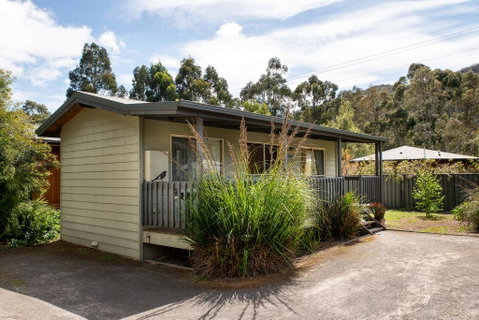 Awonga Cottages - Accommodation VIC 3