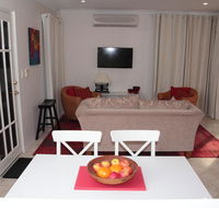 Azalea Villa - Close to the City of Perth - Accommodation VIC