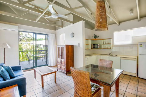 Baden 11 - Rainbow Shores, Couples Beachside Escape, Aircon, Pools - Accommodation VIC 0