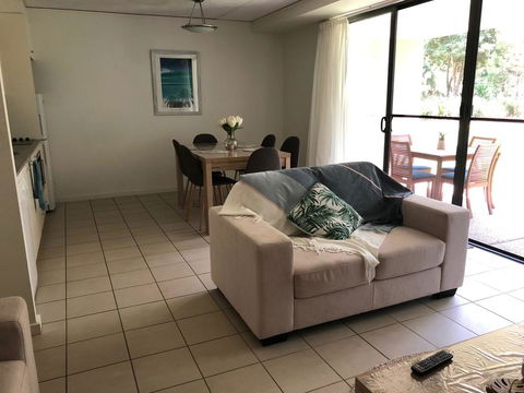 Baden 42 - Rainbow Shores, Ground Floor Unit, Air Conditioned, Overlooking Outdoor Spa - Accommodation VIC 2