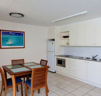 Baden 50 - Rainbow Shores Swimming pool walk to beach tropical surroundings - Accommodation VIC