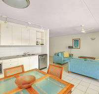 Baden 61 - Rainbow Shores Air conditioned Unit Walk To Beach Pool Tennis court - Accommodation VIC