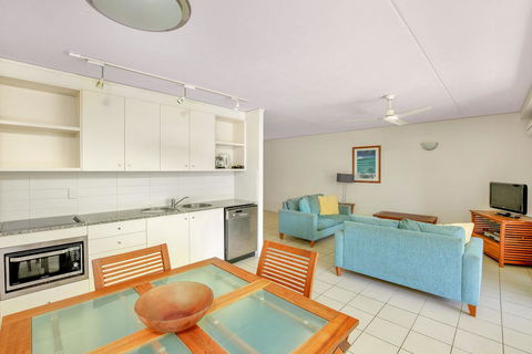 Baden 61 - Rainbow Shores, Air Conditioned Unit, Walk To Beach, Pool, Tennis Court - Accommodation VIC 0