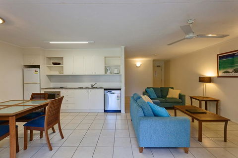Baden 74 - Rainbow Shores, Top Floor, Air Conditioned Unit, Walk To Beach - Accommodation VIC 3