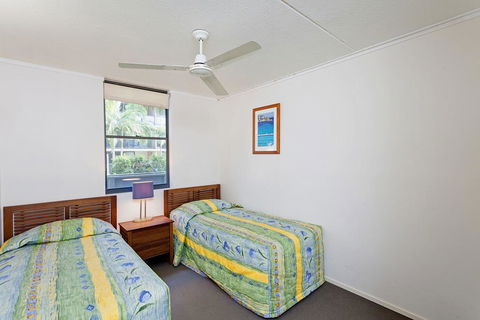 Baden 74 - Rainbow Shores, Top Floor, Air Conditioned Unit, Walk To Beach - Accommodation VIC 1