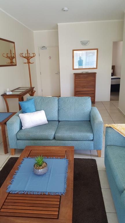 Baden 80 - Rainbow Shores, Air Conditioned Unit, Top Floor, Walk To Beach - Accommodation VIC 3