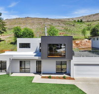 Balcony to Bogong - modern house ten minute stroll to town - Accommodation VIC