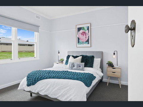 BALLARAT CLOSE 2 CBD + HOSPITAL+3BR HOME+NETFLIX + WiFi + Gift - Accommodation VIC 1
