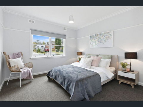 BALLARAT CLOSE 2 CBD + HOSPITAL+3BR HOME+NETFLIX + WiFi + Gift - Accommodation VIC 2
