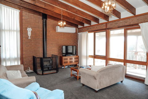 Banksia Beach House - Accommodation VIC 1
