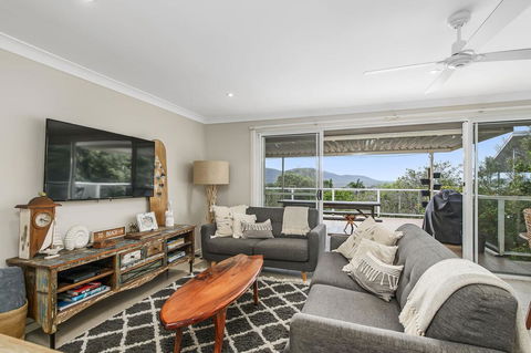 Barefoot Top Floor, 32 Skyline Crescent, Crescent Head - Accommodation VIC 0