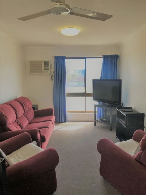 Bargara Beach Motor Inn - Accommodation VIC 3