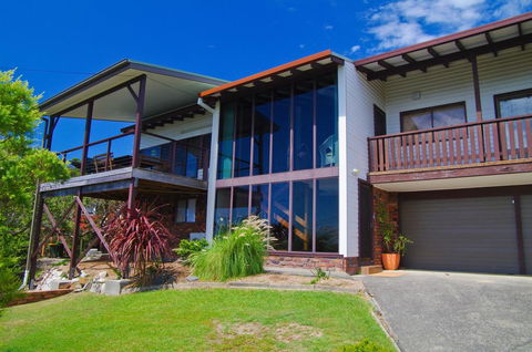 Barrels Beach House, 28 Dulconghi Street - Accommodation VIC 0