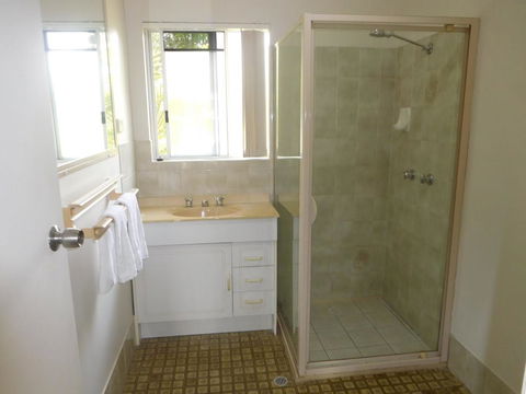 Bayshores Apartment Hervey Bay - Accommodation VIC 3