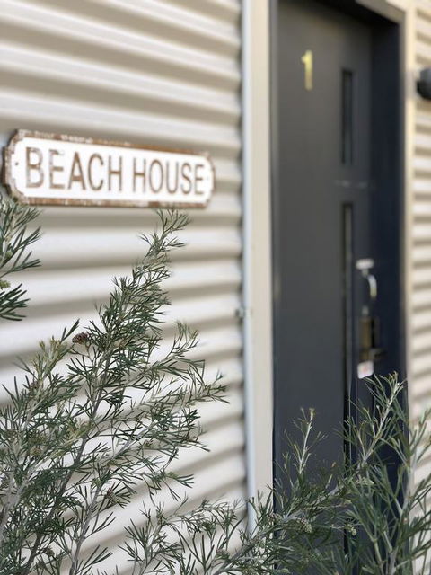 Beach Holiday Apartments - Accommodation VIC 3